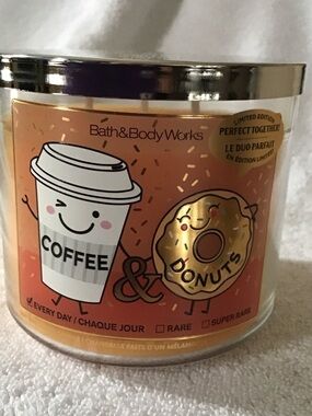 Bath & Body Works 3 wick candle Coffee & Donuts